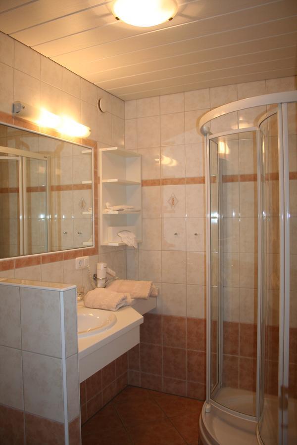 דירות שרונס Haus Schnetzer חדר תמונה
